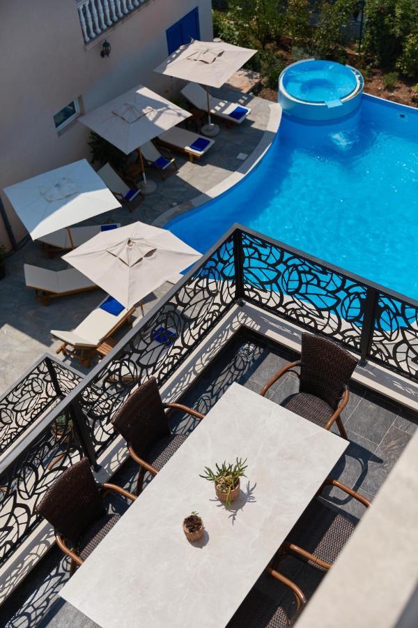טיווט Moderna Luxury Apartments With Heated Pool מראה חיצוני תמונה